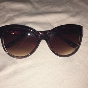 STEVE MADDEN - SUNGLASSES